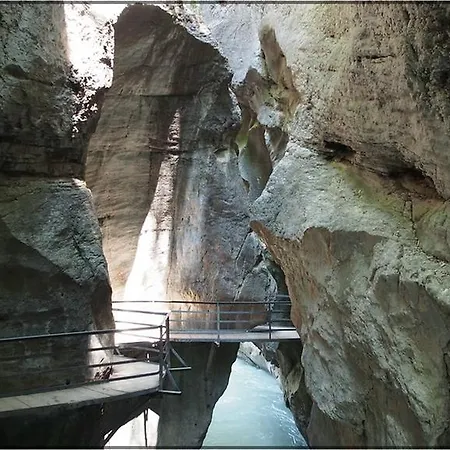 Daire Ferienwohnung Am See Brienz (Bern)
